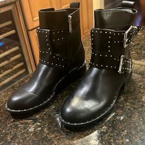 Charles by Charles David Boots